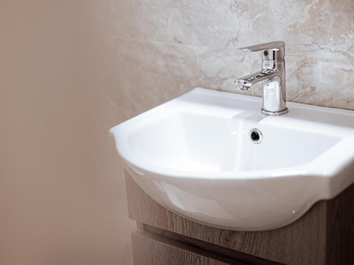 Luxury Apartment In The Heart Of The City - 1Br Афіни Екстер'єр фото