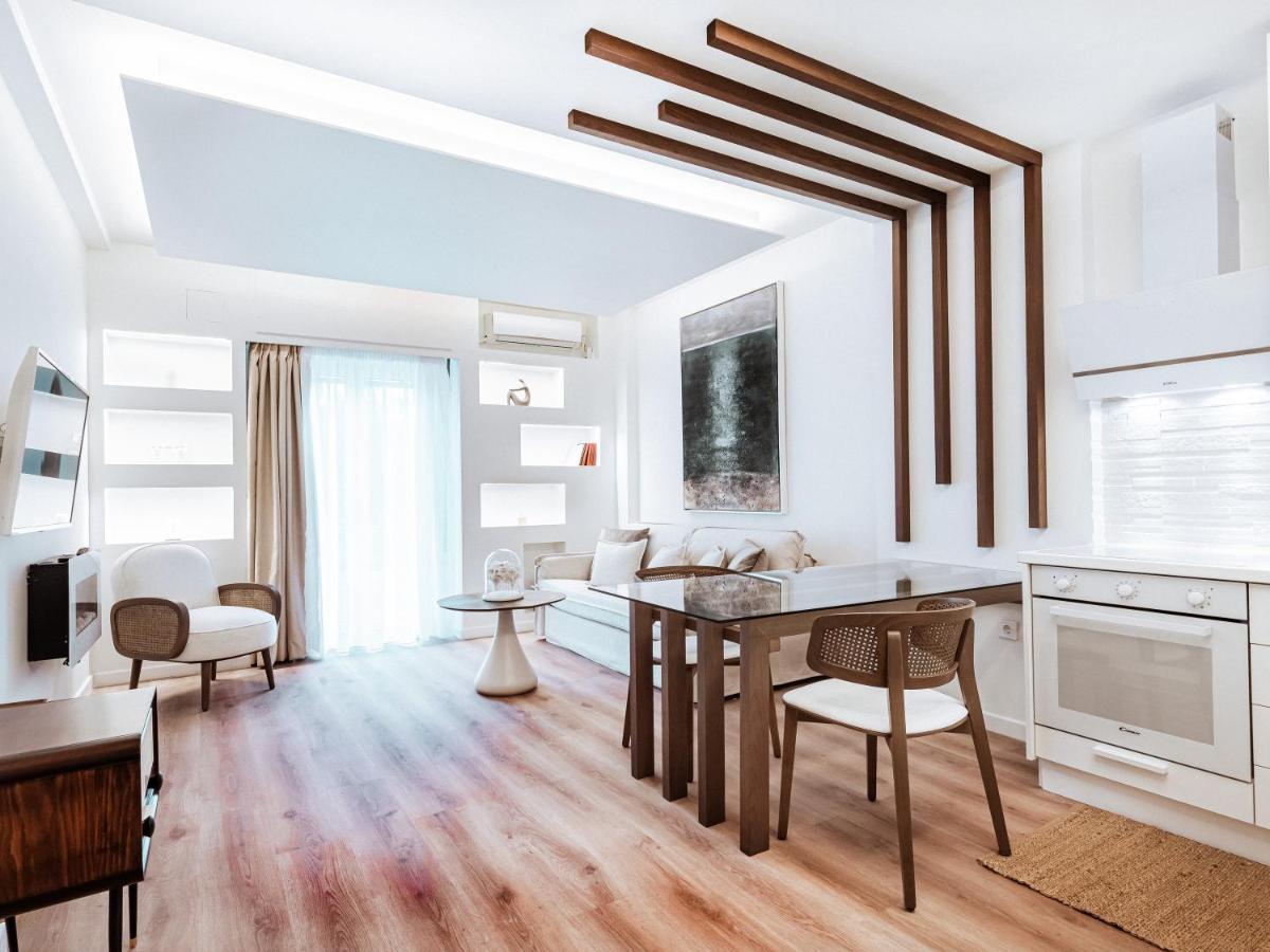 Luxury Apartment In The Heart Of The City - 1Br Афіни Екстер'єр фото