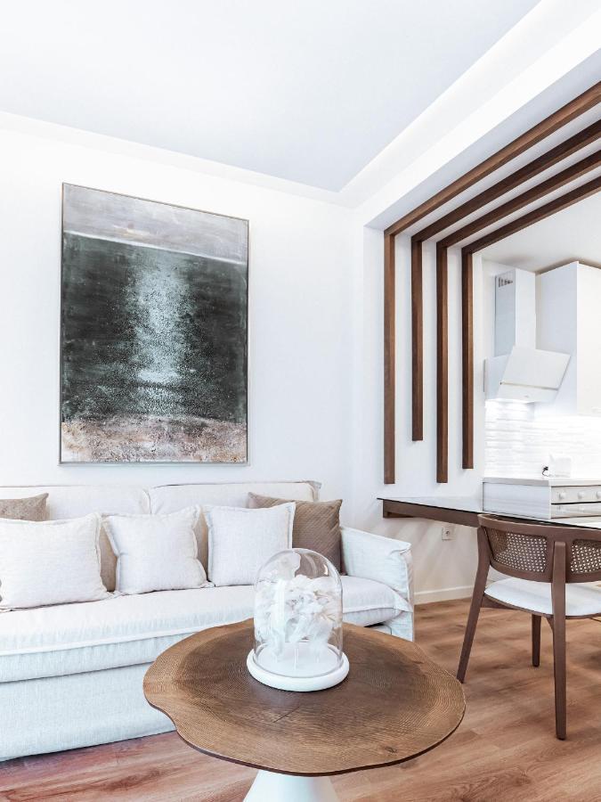 Luxury Apartment In The Heart Of The City - 1Br Афіни Екстер'єр фото